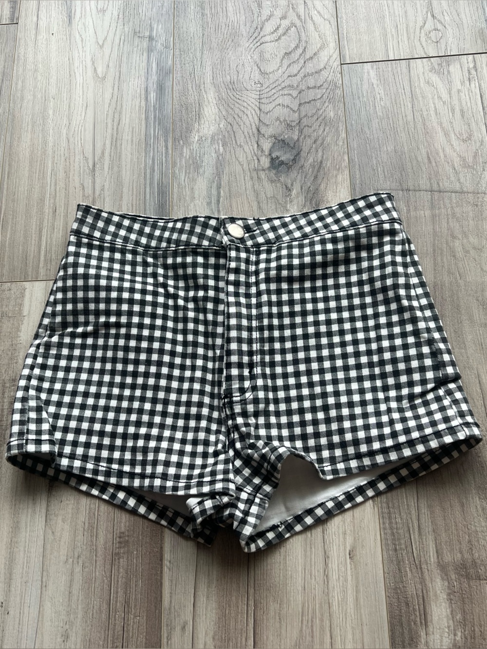 Forever 21 High-Waist Gingham Women's Shorts - Black/White